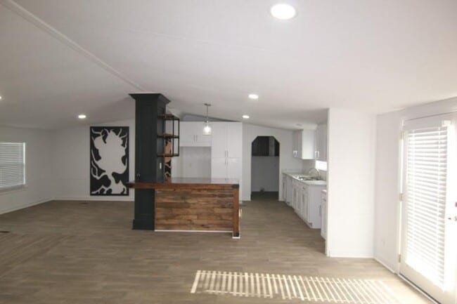 Foto del edificio - 2232 Dawson Forest Rd E