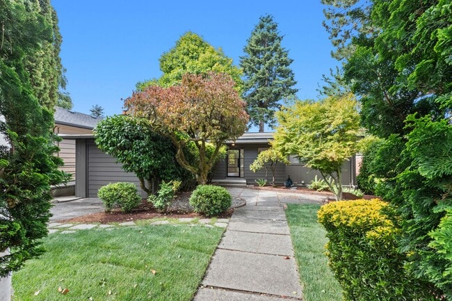 Building Photo - 3bd/2.5ba Seattle House