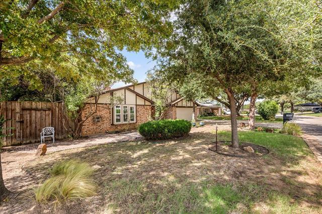 Foto del edificio - 7333 Meadowbrook Dr