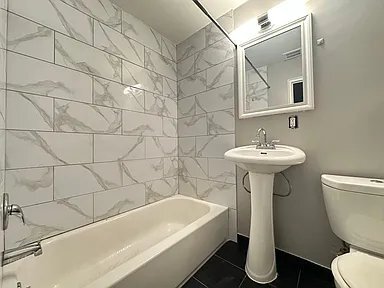 Foto del edificio - 8410 Bustleton Ave