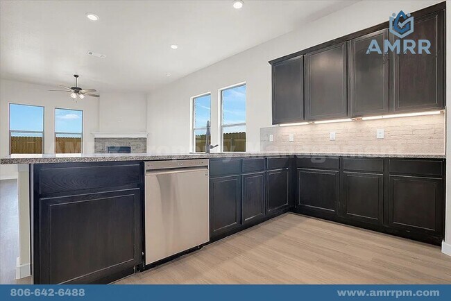 Foto del edificio - Spacious 3-Bedroom Home – Your Perfect Fam...