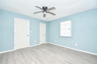 Building Photo - 8321 Homewood Ln
