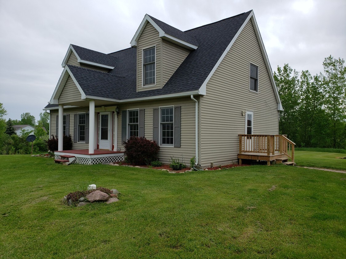 409 Golf Rd, Lapeer, MI 48446 House Rental in Lapeer, MI