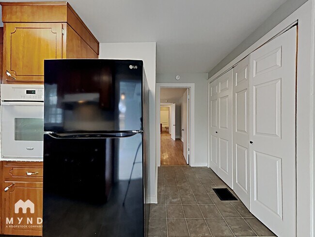 Foto del edificio - 1222 Eastern Valley Rd