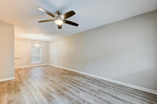 Building Photo - 513 Ridge St
