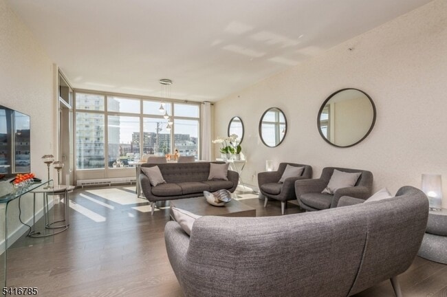 Foto del edificio - 15 Morris Ave