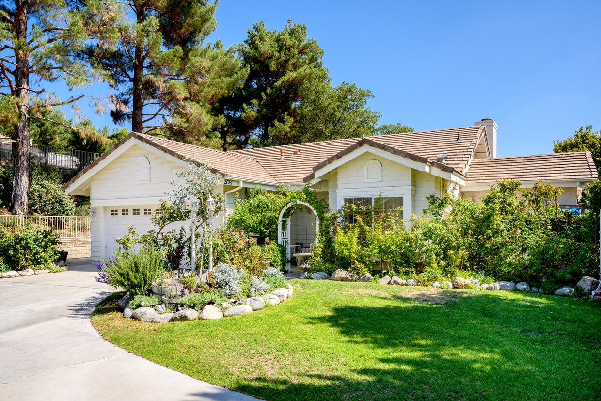Primary Photo - 27031 Benton Ct