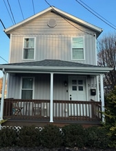 Building Photo - 522 Clark St