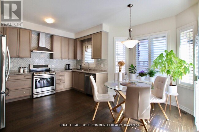 Building Photo - 101 Thornbush Blvd