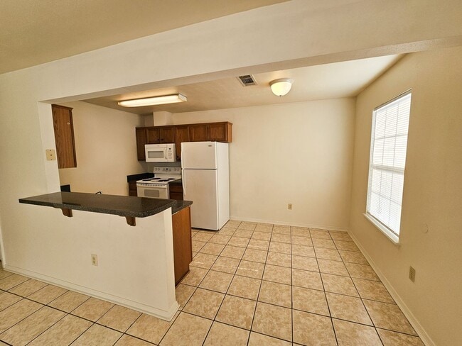 Building Photo - 1859 Brazil Ave