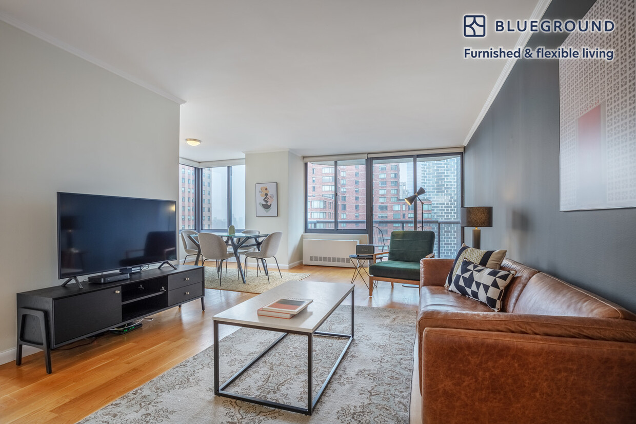 Foto principal - 235 W 48th St