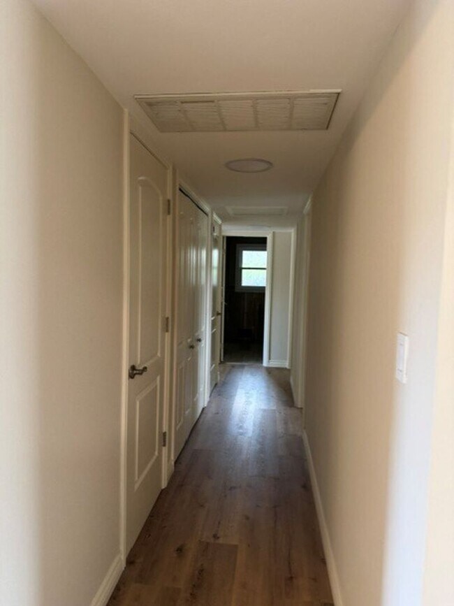 Foto del edificio - Stunning Saratoga Home; 3 Bedroom + Loft Must See!!