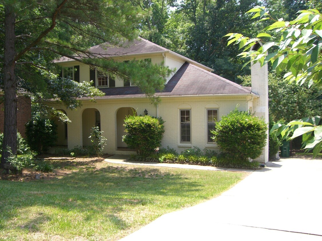 9306 Sardis Forest Dr, Charlotte, NC 28270 House Rental in Charlotte