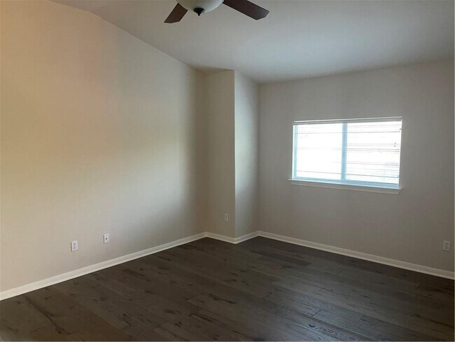 Foto del edificio - 1718 Woodvista Pl