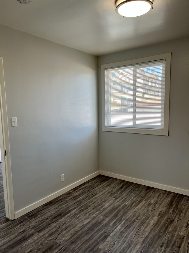 Single Bedroom - 3026 Folsom St
