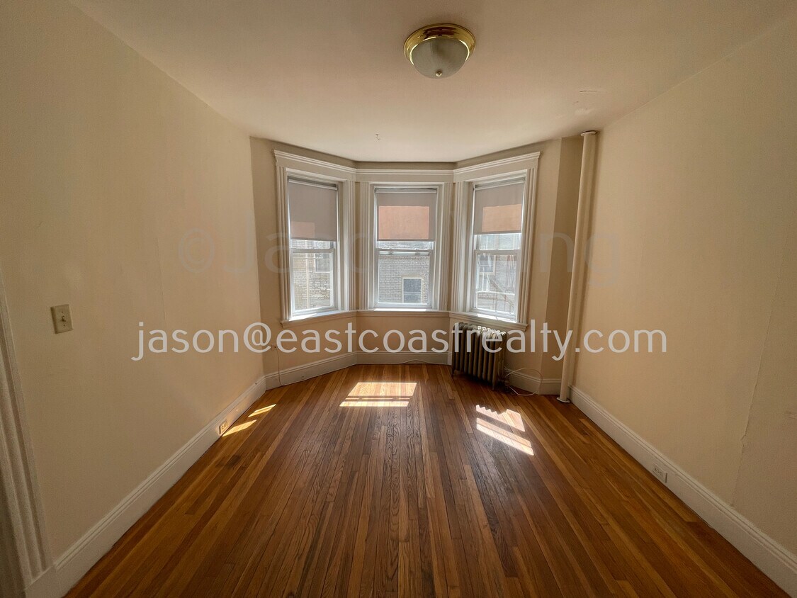 Foto principal - 1203 Boylston St