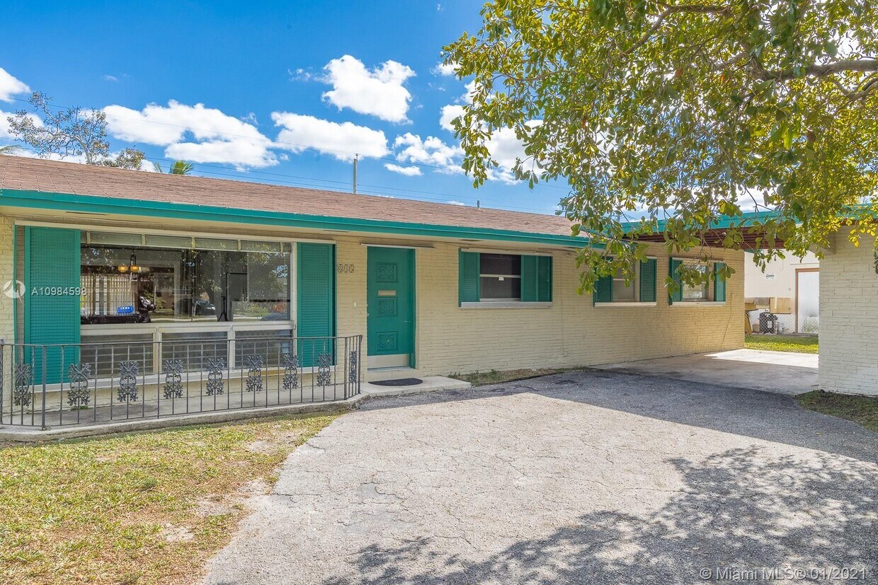 Primary Photo - 815 N 46th Ave