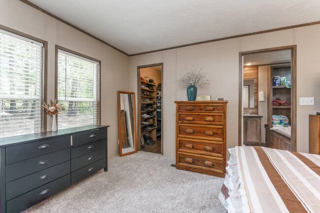 Building Photo - 1225 Holbert Cemetery Rd