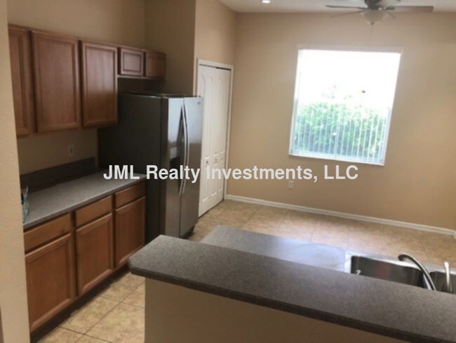 Building Photo - 4bedroom home w Fenced yard $2650 lawn ser...