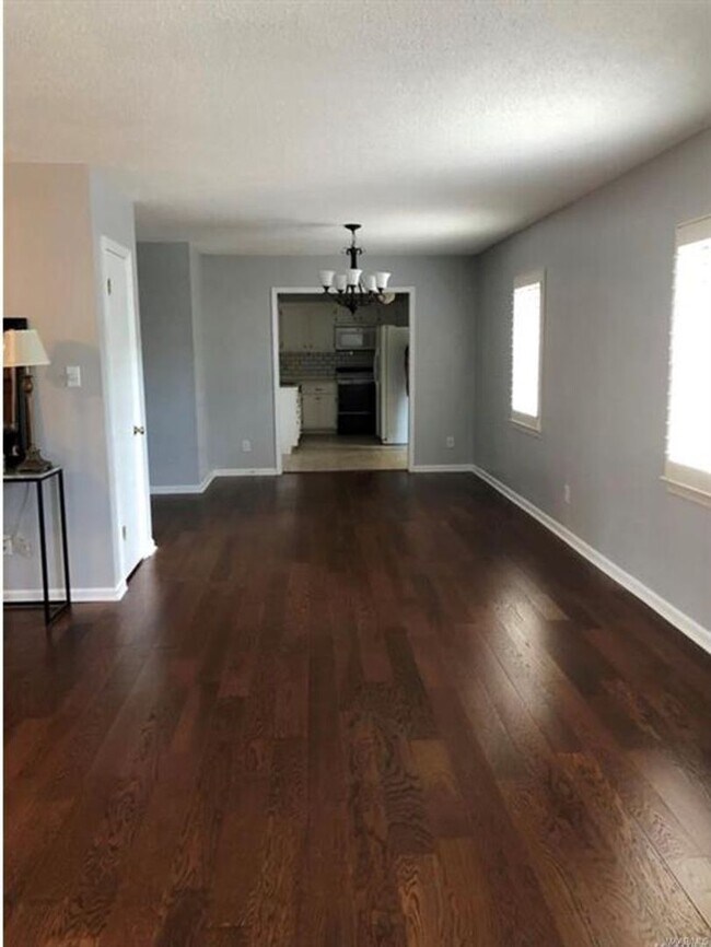 Foto del edificio - 2461 Price St