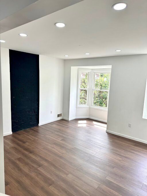 Building Photo - 357 E Philadelphia St