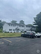 Building Photo - 8 Ivy Ct