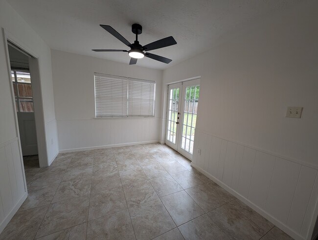 Foto del edificio - 14106 Locke Ln
