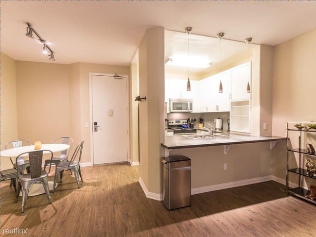 Foto del edificio - 1 br, 1 bath - 192 Central Ave SW