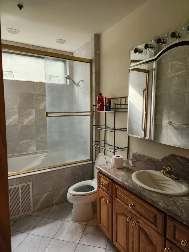 Foto del edificio - 15422 Rose Rd SW