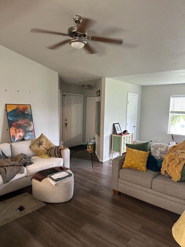Foto del edificio - Beautifully  3-bedroom, 2-bath unit located in the desirable Venetian Palms community in Fort Mye...