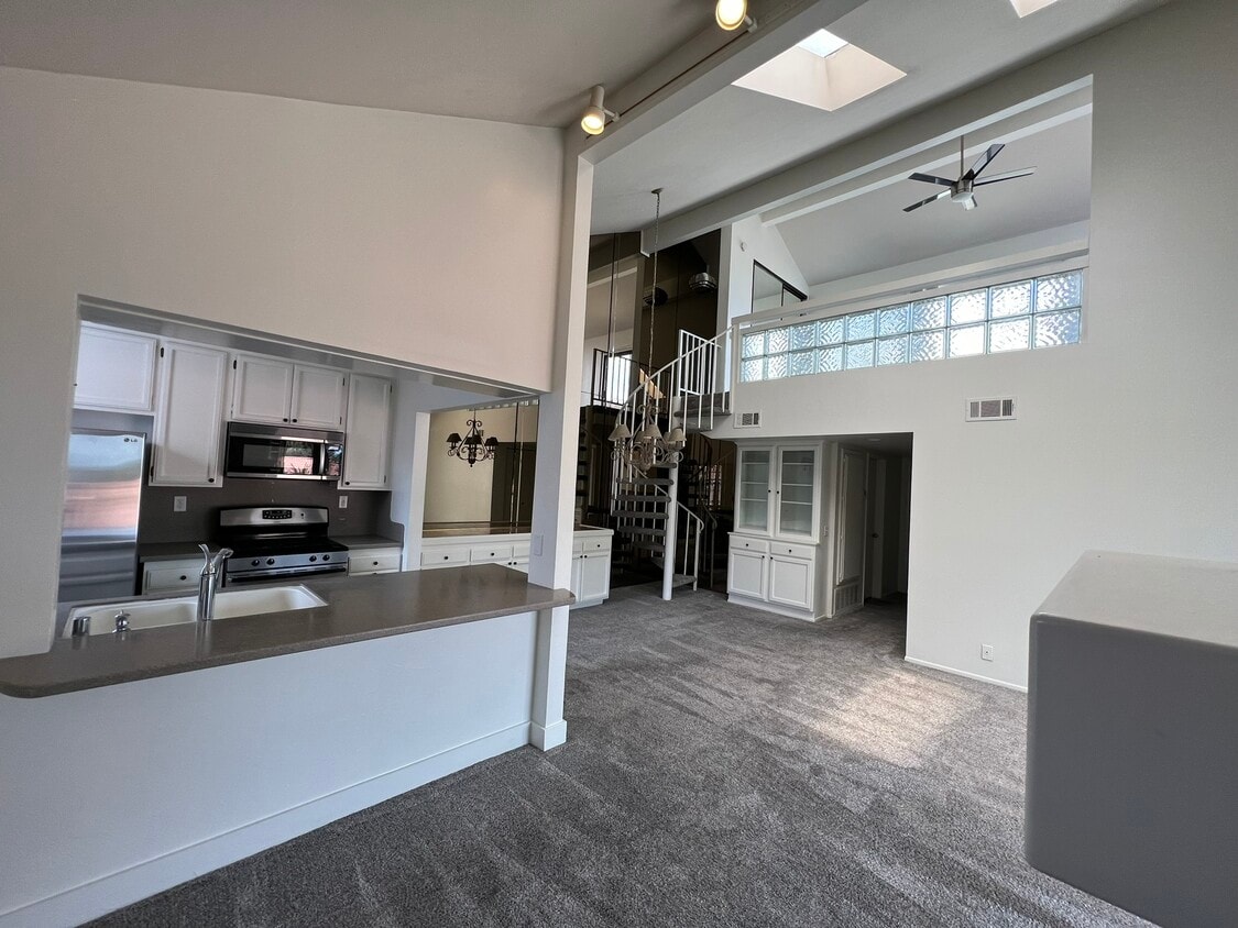 4431 Antigua Way Unit 4431 Antigua Way, Oxnard, CA 93035 Condo for