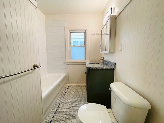 Foto del edificio - 2357 N 59th St