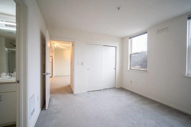 Foto del edificio - 8200 Oceanview Terrace