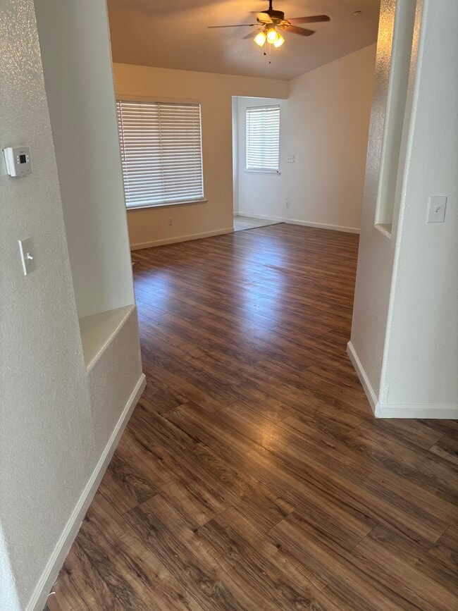Building Photo - 6194 W San Ramon Ave