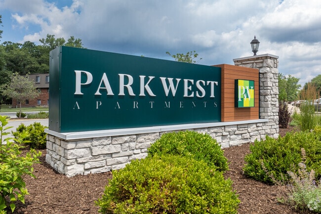 Building Photo - Park West