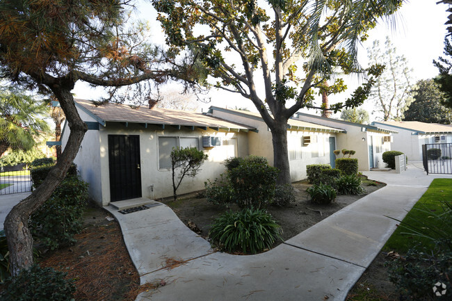 Foto del edificio - Hunter Pointe & Palms Apartments