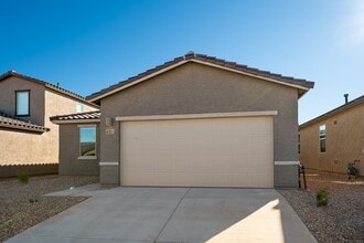 Building Photo - 6321 S Crescent Peak Dr