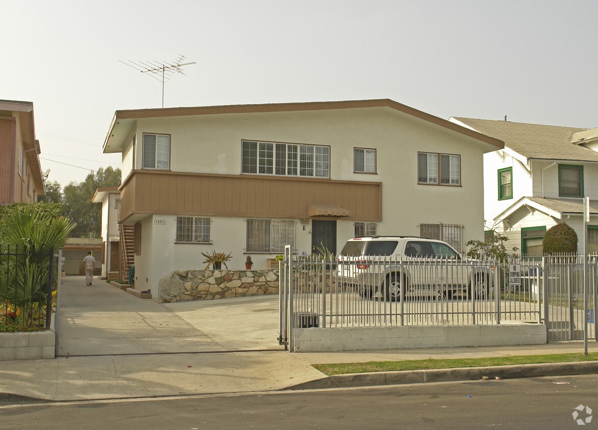 Primary Photo - 1401 S Van Ness Ave