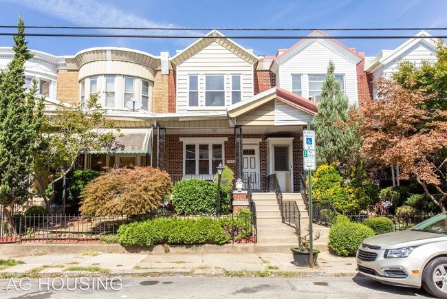 Building Photo - 3 br, 1.5 bath House - 5857 Larchwood Ave