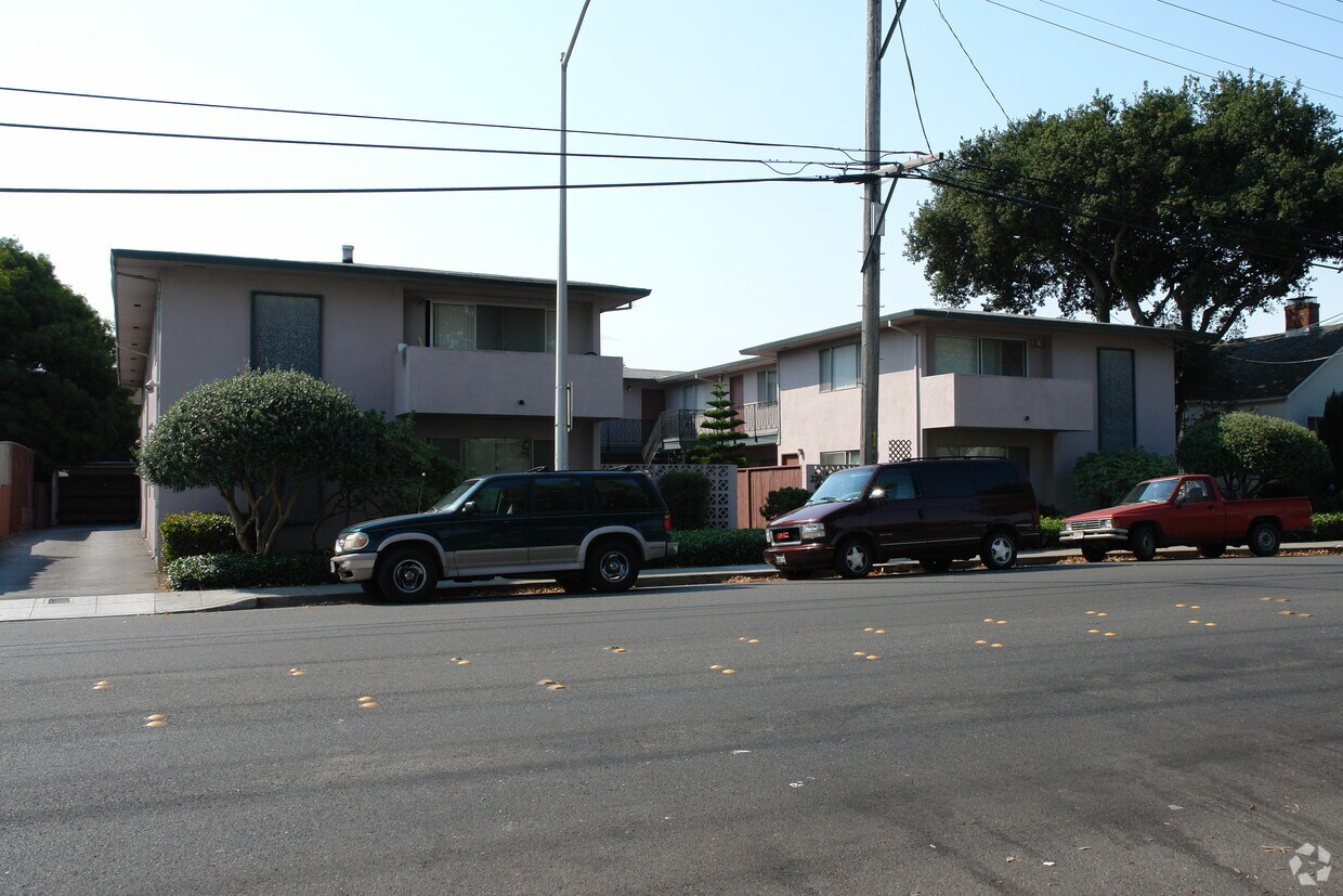Foto principal - 220 Peninsula Ave
