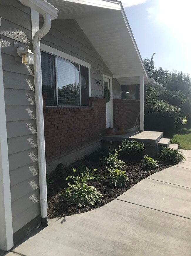 Building Photo - 245 W 500 N