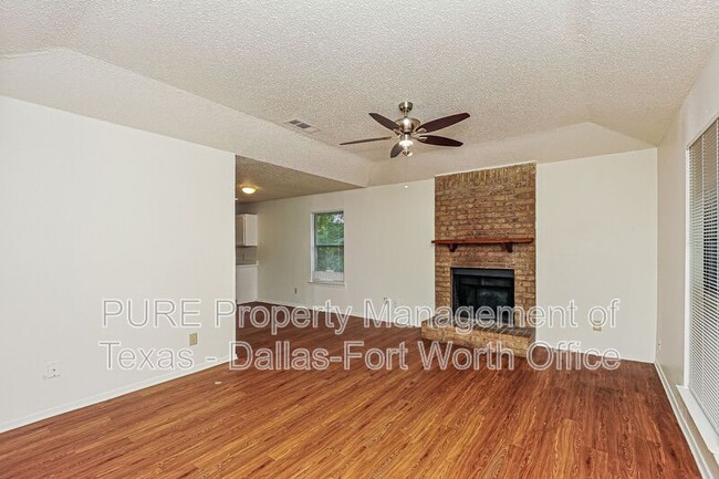 Foto del edificio - 7527 Windhaven Rd