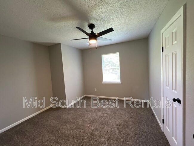Building Photo - 3065 Alta Rd