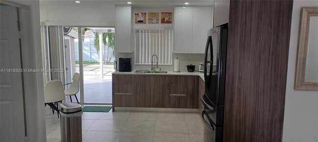 Foto del edificio - 6231 Mayo St