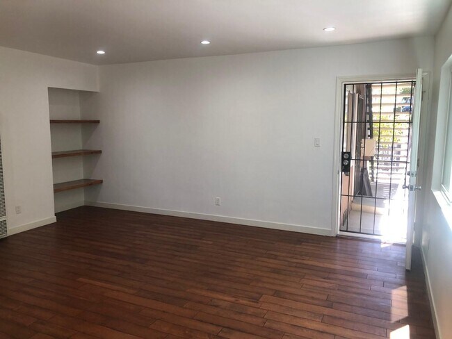Foto del edificio - 955 Hyperion Ave