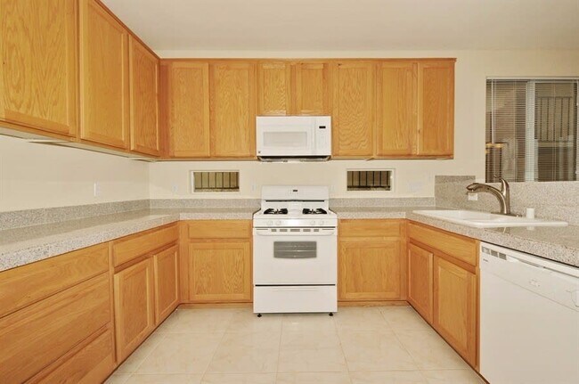 Building Photo - 5078 Quiet Falls Ct