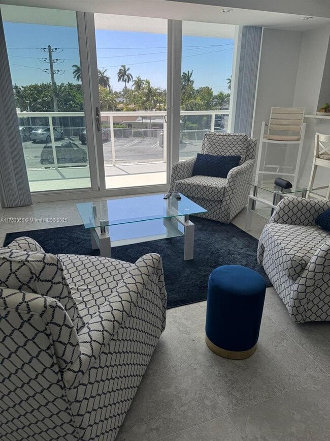 Building Photo - 2715 N Ocean Blvd