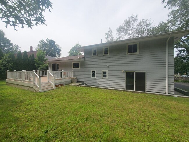 Building Photo - 744 Dedham St