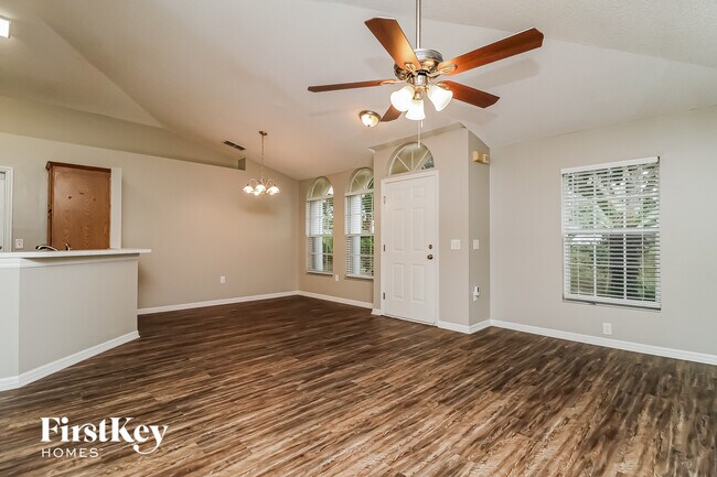 Foto del edificio - 2826 Redbud Ct