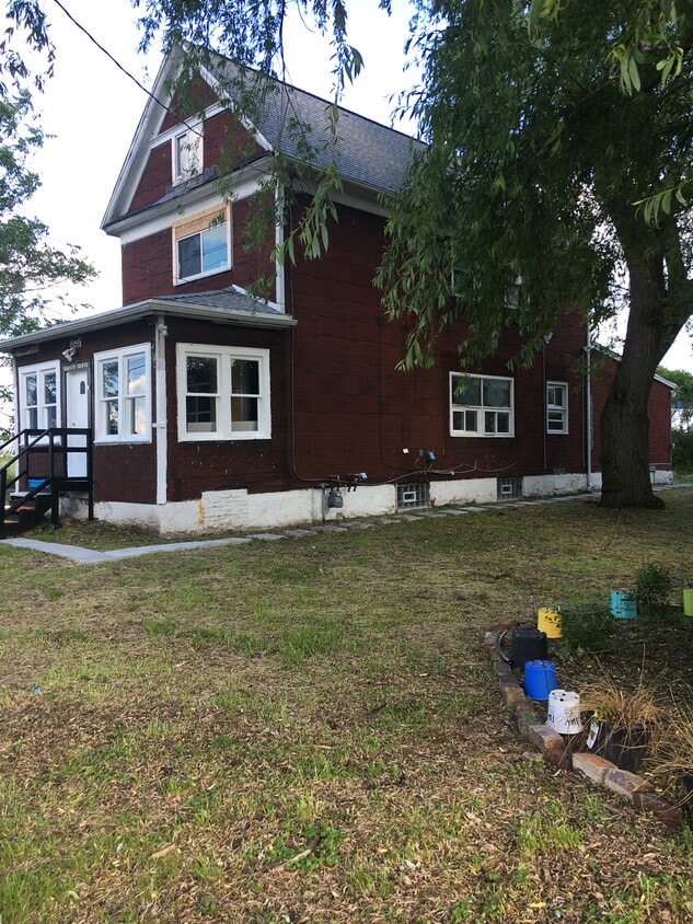 2429 Mackenna Ave, Niagara Falls, NY 14303 House Rental in Niagara Falls, NY